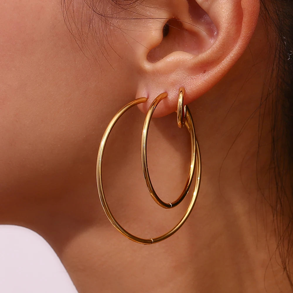 Phoebe Infinity Hoops