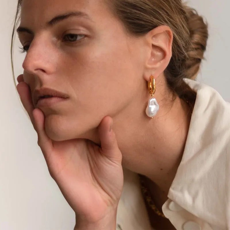 Elise Baroque Pearl Hoops