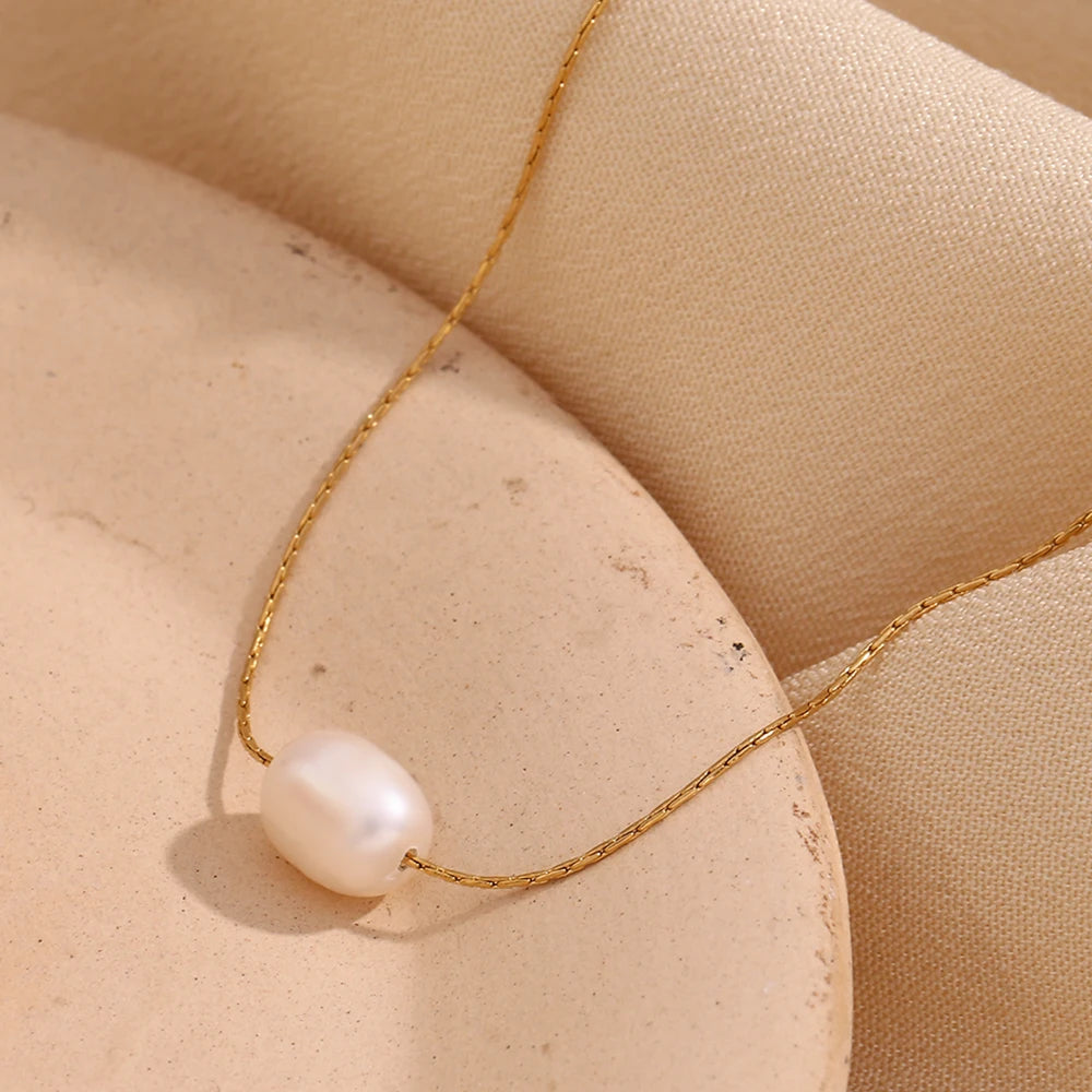 Doux Pearl Necklace