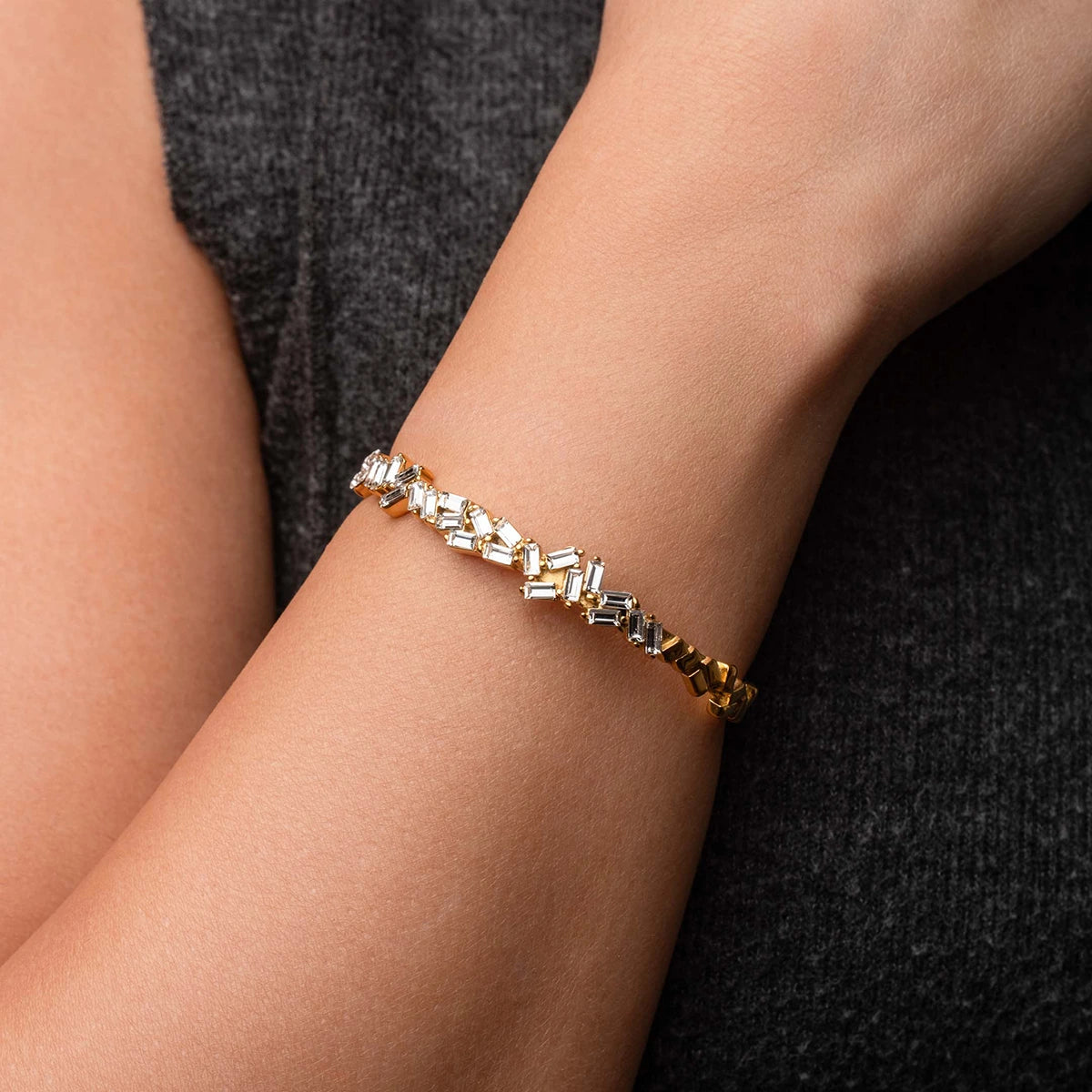 Arya Crystal Cuff