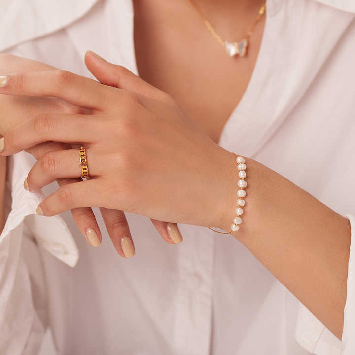 Clara Pearl Essence Bracelet